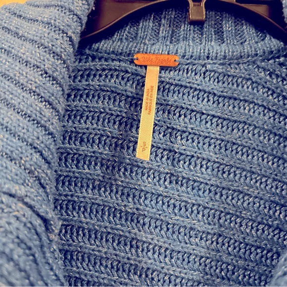 Free People Marley collared cropped oversize V-neck Blue sweater MSRP $128 Sz S - Picture 6 of 6